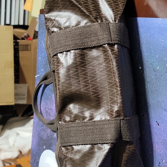 💰AUTHENTIC MARIO VALENTINO "V" LOGO LARGE TRAVEL TOTE BAG PVC/LEATHER BROWN GUC - Picture 16 of 17